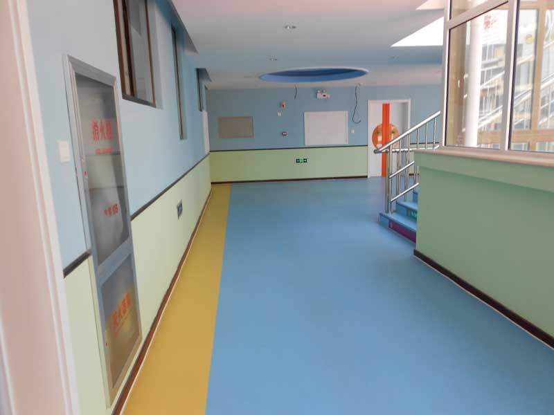 談?wù)勆逃镁勐纫蚁┑匕宓膬?yōu)點