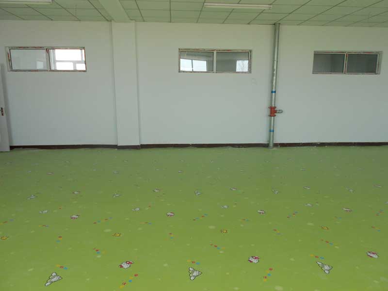 內蒙古烏蘭察布平地泉鎮中心幼兒園地板