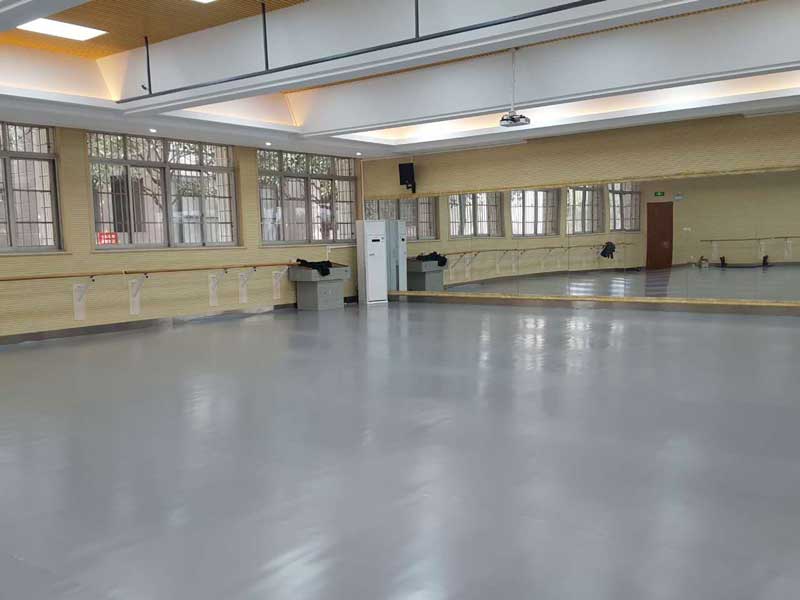 舞蹈地膠的環(huán)保性對于舞者至關重要