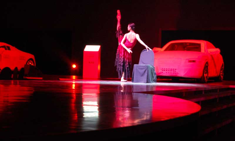 鋪聚氯乙烯地板后，有哪些去除異味方法？